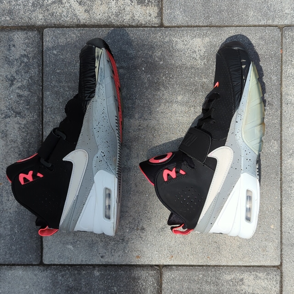 Nike Air Bo 1 Size US 10.5M Black / Atomic Red / Cement